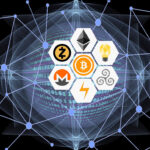 Een afbeelding van verschillende cryptovalutalogo's die met elkaar verbonden zijn door lijnen en knooppunten, met binaire code en abstracte digitale patronen op de achtergrond, die de blockchaintechnologie en digitale valutanetwerken symboliseren.